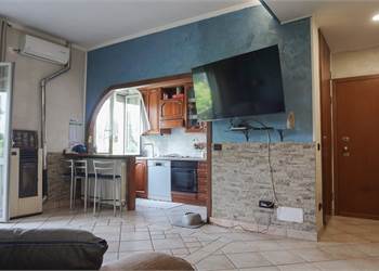 Trilocale con box e cantina