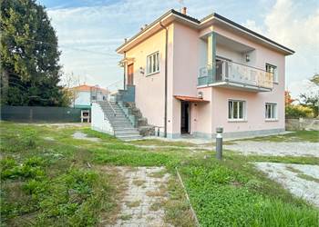 Villa per due famiglie