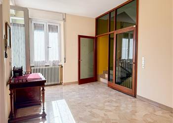 Casa per due famiglie