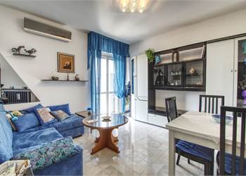 Grazioso appartamento completo di posto auto e cantina