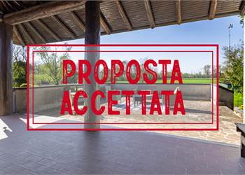 La villa che sognavi a due passi dai boschi